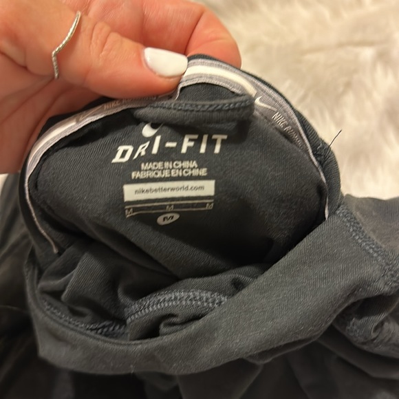 Nike dri-fit running top - Picture 7 of 7